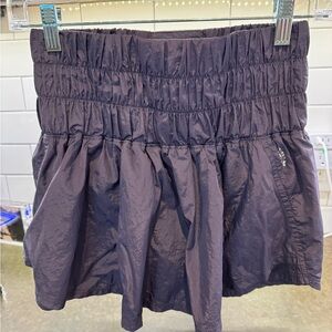 Like new Free People The Way Home Skort! Size small. Navy.